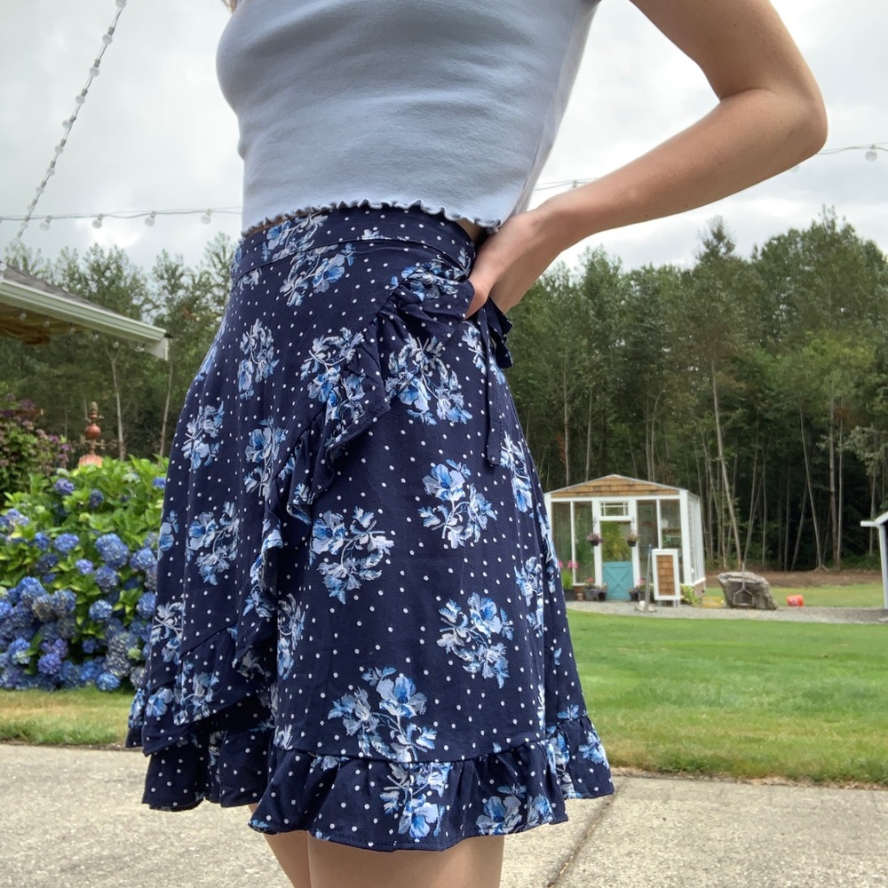 Blue floral wrap skirt Aeropostale small